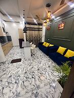 Goroomgo Omasha Residency Noida