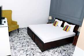 Goroomgo Omasha Residency Noida