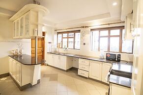 Border Point Westlands View Palace Apart