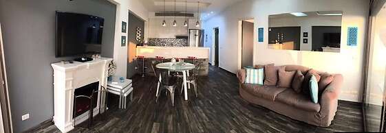 2 Bed Flat - Sleeps 7 - Pets - Pool - Parking