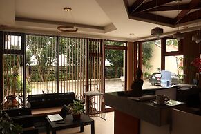 Sarojus Farmview Hotel