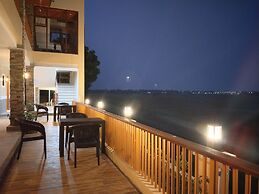 Sarojus Farmview Hotel