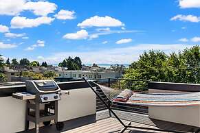 NEW 3BR Great Location Queen Anne W Rooftop