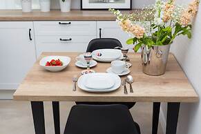 Comfy Studio Chodkiewicza by Renters