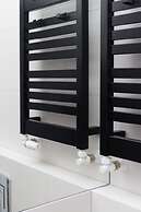 Comfy Studio Chodkiewicza by Renters