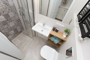 Comfy Studio Chodkiewicza by Renters