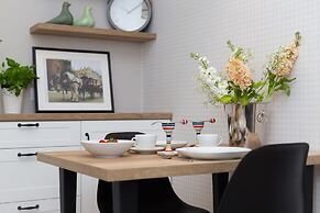 Comfy Studio Chodkiewicza by Renters