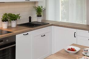 Comfy Studio Chodkiewicza by Renters