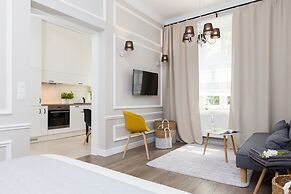 Comfy Studio Chodkiewicza by Renters