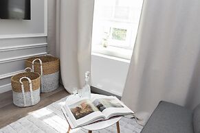 Comfy Studio Chodkiewicza by Renters