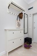 Comfy Studio Chodkiewicza by Renters