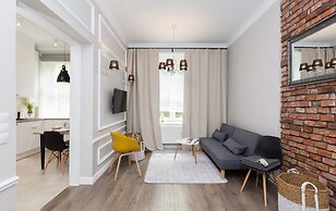 Comfy Studio Chodkiewicza by Renters