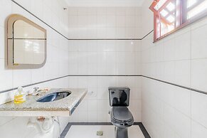 GB09 Ótima Casa 6 Quartos a 50m da Praia