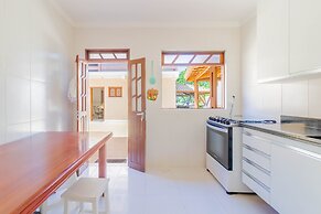 GB09 Ótima Casa 6 Quartos a 50m da Praia