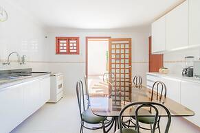 GB09 Ótima Casa 6 Quartos a 50m da Praia