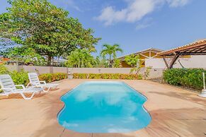 GB09 Ótima Casa 6 Quartos a 50m da Praia