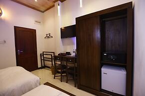 J Hotel