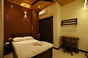 J Hotel