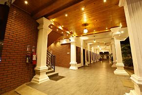 J Hotel