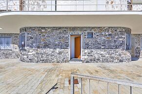 A Few Steps From the Sea by Wonderful Italy