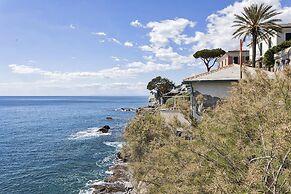 A Few Steps From the Sea by Wonderful Italy
