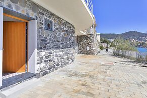 A Few Steps From the Sea by Wonderful Italy