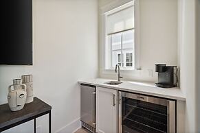 30A Beach House - Harlies House by PHG