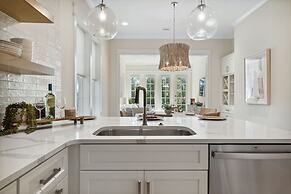 30A Beach House - Harlies House by PHG