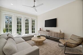 30A Beach House - Harlies House by PHG