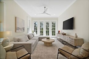 30A Beach House - Harlies House by PHG