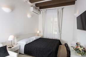 Klarisa Palace Rooms