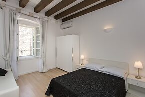 Klarisa Palace Rooms