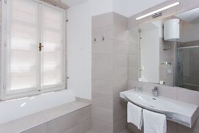 Klarisa Palace Rooms