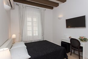 Klarisa Palace Rooms