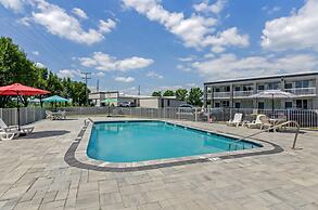 Suburban Studios Verona - Staunton North