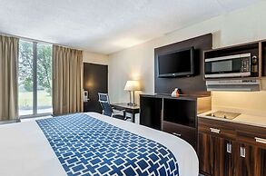 Suburban Studios Verona - Staunton North