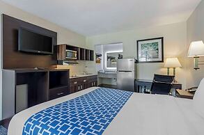 Suburban Studios Verona - Staunton North