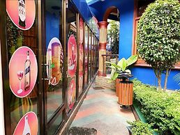 G TOWN HOTEL