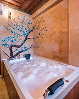 Bayar Cave Suites