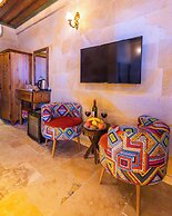 Bayar Cave Suites