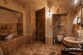 Bayar Cave Suites