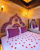 Bayar Cave Suites