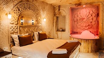 Bayar Cave Suites