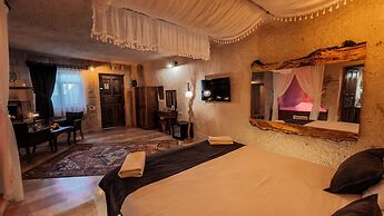 Bayar Cave Suites