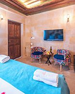 Bayar Cave Suites