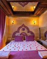 Bayar Cave Suites