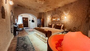 Bayar Cave Suites