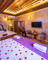 Bayar Cave Suites