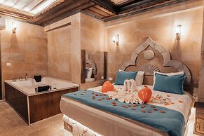 Bayar Cave Suites