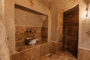 Bayar Cave Suites